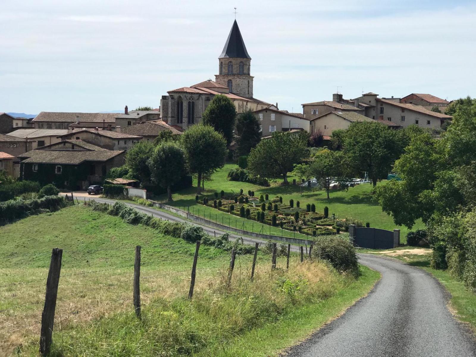 Le Jardin De Chignore Vollore-Ville Exterior photo